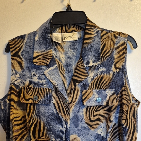 Chic Blue and Tan Blouse with Refined Style - Picture 3 of 7